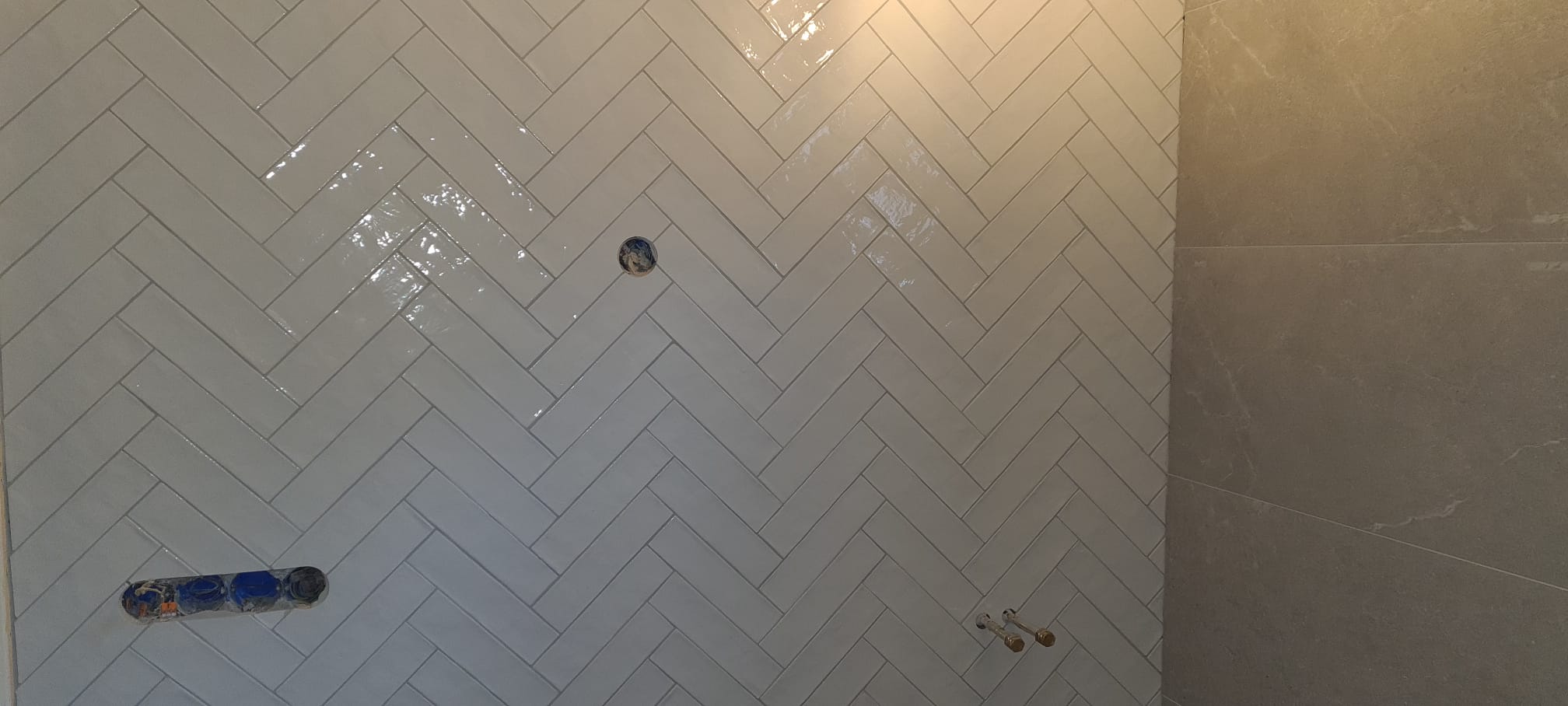Visgraat badkamer